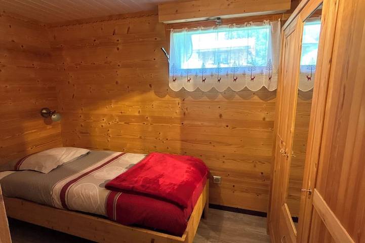 Gîte pour 5 personnes, avec jardin à Bernex - 4