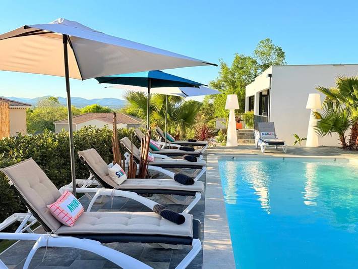 Appartement de vacances pour 2 personnes, avec Balcon et Jacuzzi ainsi que Terrasse et Jardin