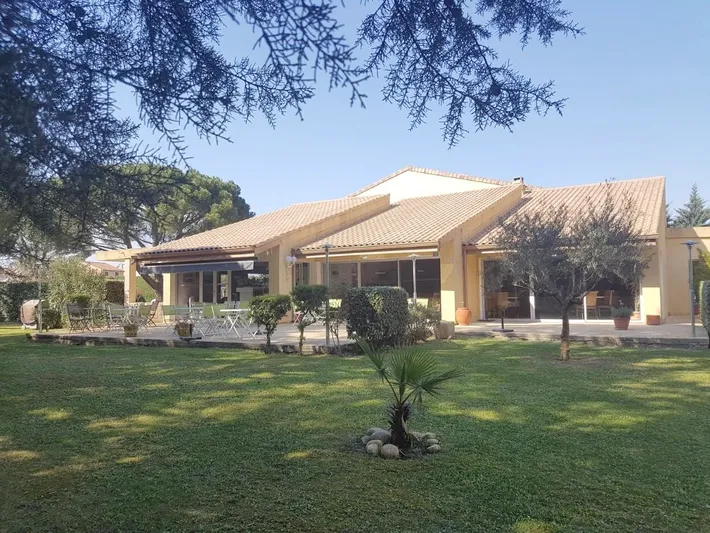 Hotel para 3 personas, con jardín y piscina, Se admiten mascotas - 1
