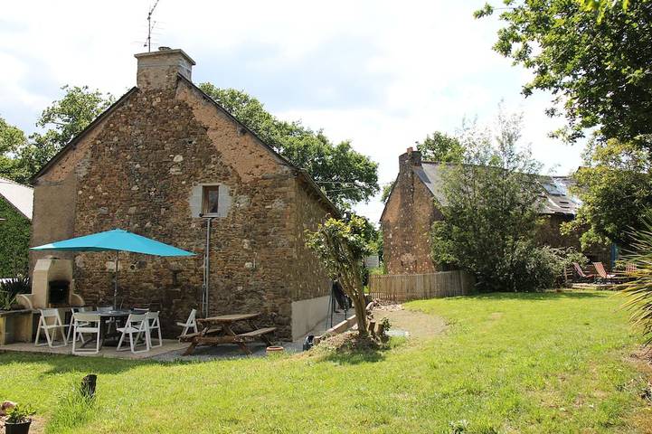 Location de vacances pour 9 personnes à Saint-Malo-des-Trois-Fontaines