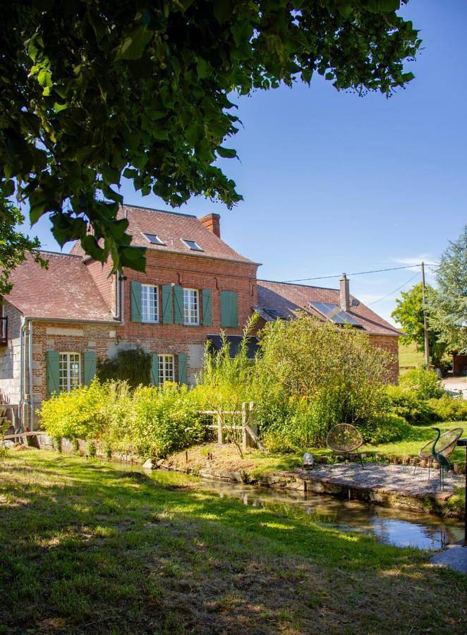 Chambre d’hôte pour 2 personnes, avec Terrasse et Jardin ainsi que Piscine et Vue