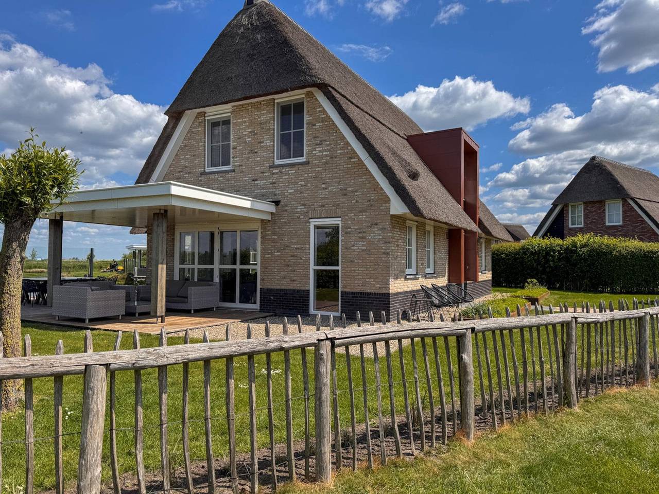 Villa am Tjeukemeer mit Sauna & Whirlpool in Delfstrahuizen, Friesland