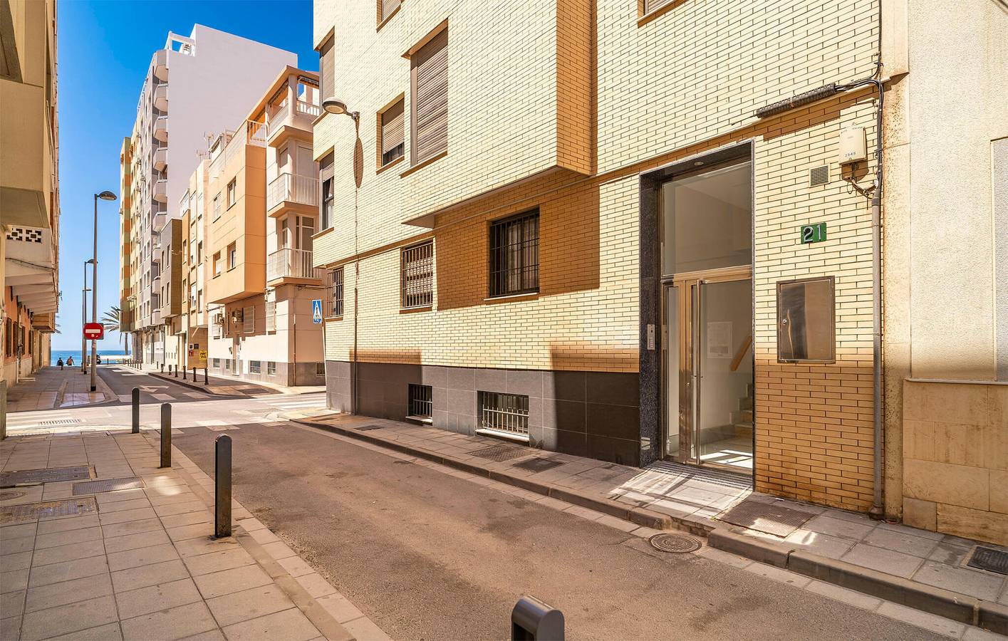 Ganze Ferienwohnung, Gemütliches Apartment am Strand mit WLAN, Klimaanlage und Kaffeemaschine – 300 m vom Strand Playa de El Zapillo entfernt in Almería, Costa de Almería