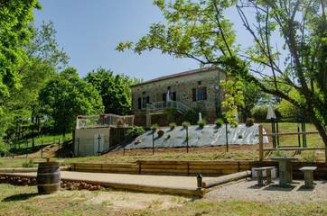 Maison d’hôte pour 12 personnes, avec jardin ainsi que balcon et vue, adapté aux familles dans le Lot