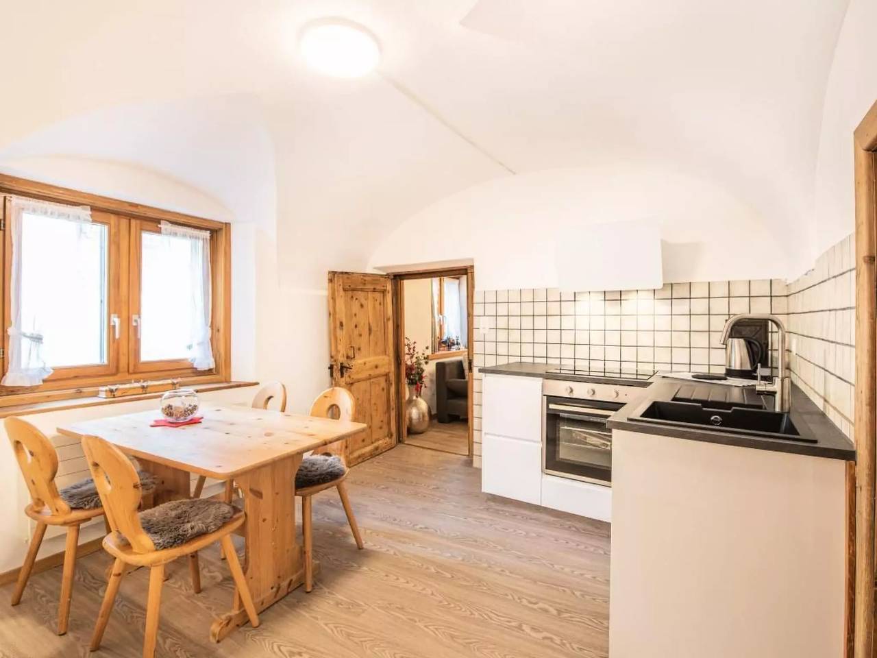 Ganze Wohnung, 2 Zimmer 2 Personen in Samedan, Sankt Moritz