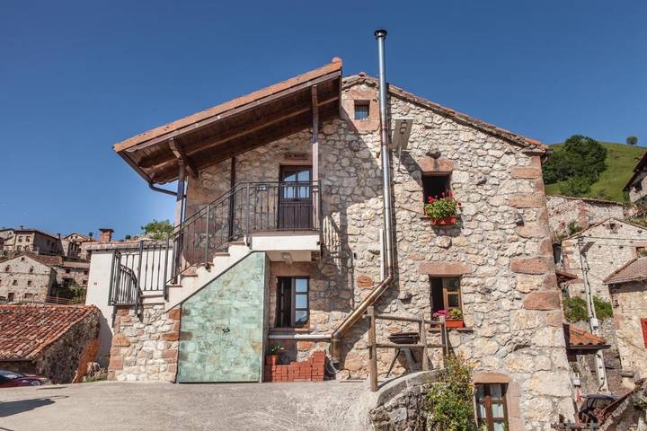 Casa rural para 2 personas, con vistas y terraza en Parque Nacional de Los Picos de Europa - 4
