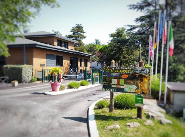 Location de vacances pour 4 personnes, avec terrasse et piscine à Ceyrat - 4