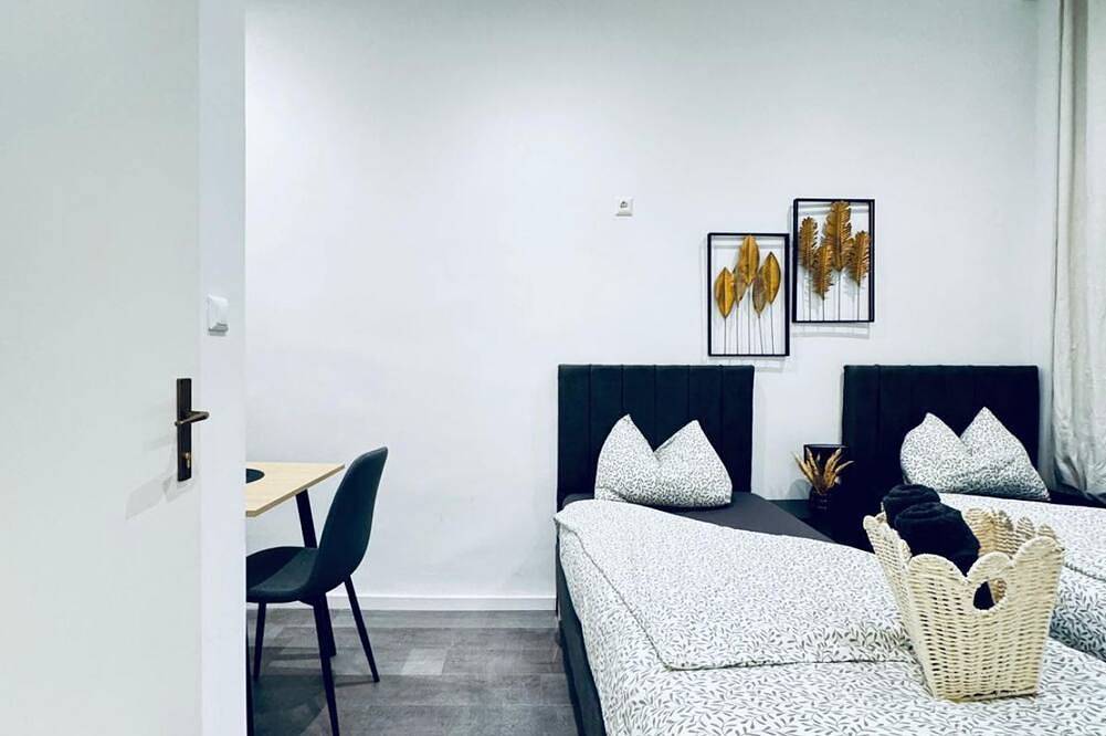 Ganze Wohnung, Compact Studio Apartment with Essentials, Ideal for 2 Guests in Klosterneuburg, Wienerwald