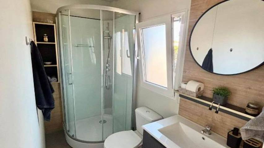 Camping für 6 Personen, mit Terrasse in Pakostane