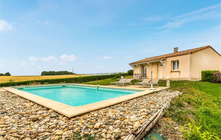 Beauville Apartment: Pool, Parking, Garden, 1km to Center in Beauville (Aquitaine), Quercy