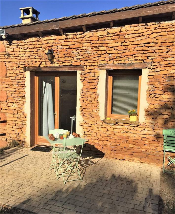 Gîte pour 2 personnes, avec jardin dans Rhône - 2