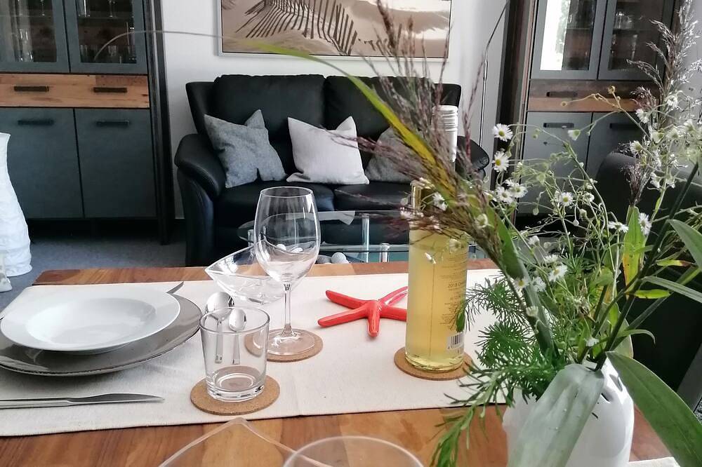 Ganze Wohnung, Ferienwohnung mit Seezugang im Naturpark der Mecklenburgischen Schweiz in Nienhäger Hütte, Krakow am See