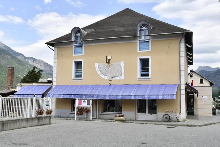 Hôtel pour 2 personnes, avec jardin et terrasse à Eygliers - 3