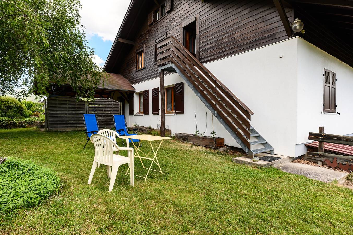 Apartamento entero, Apartamento «Au Petit Chamois» con vistas a la montaña, jardín privado y Wi-Fi in Breitenbach-Haut-Rhin, Parque natural regional de los Ballons des Vosges
