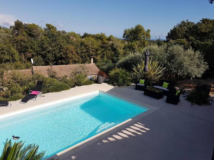 Gîte pour 4 personnes, avec jardin ainsi que vue et piscine à La Gaude - 4