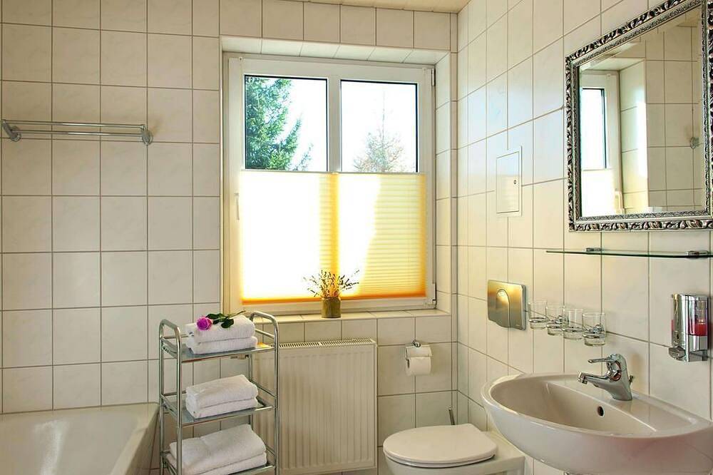 Ganze Wohnung, Ferienwohnung \"Gartenblick\", 2 Schlafräume - Landhaus Weißig in Weißig (Struppen), Struppen