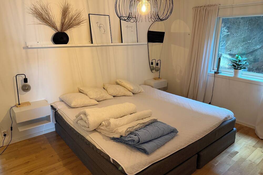 Spacious family villa with pool, hot tub & near Gothenburg’s archipelago in Göteborg, Västergötland