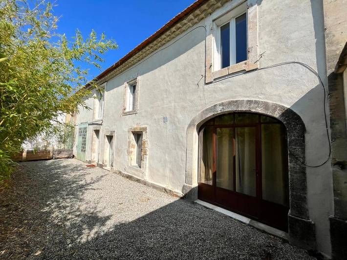 Location de vacances pour 8 personnes, avec vue ainsi que jardin et piscine à Althen-des-Paluds - 2