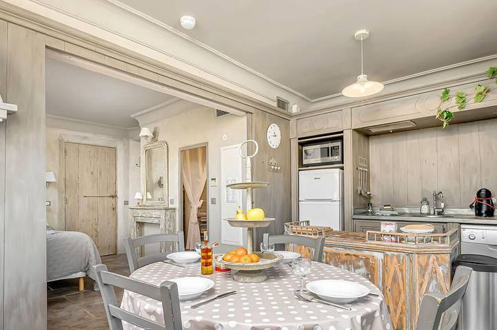 Appartement de vacances pour 2 personnes, avec piscine ainsi que jardin et balcon