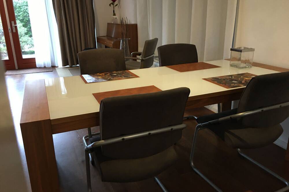 A Cozy Attic Space with Two-Person Bed in a Charming Home in Delft in Delft, Stadsgewest Haaglanden