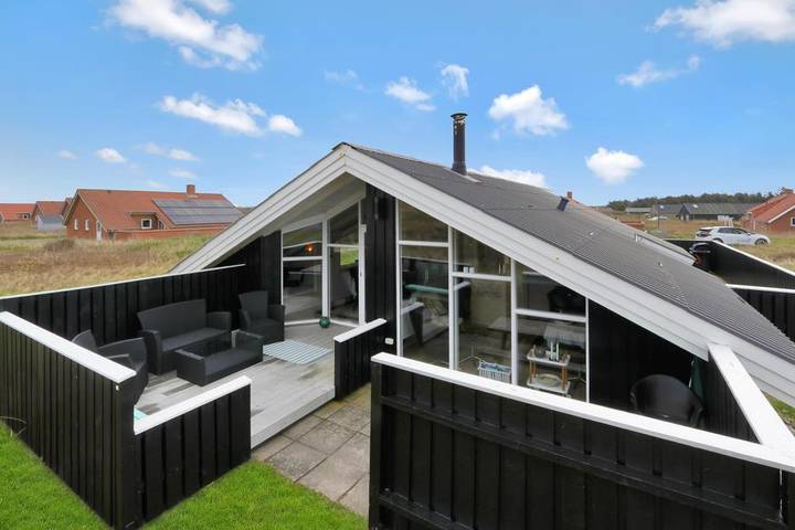 Vakantiehuis voor 6 personen, met whirlpool en balkon/terras, met huisdier in Vejlby Klit