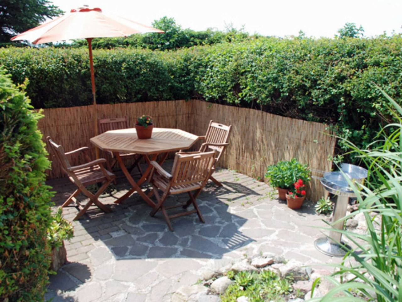 Ganze Ferienwohnung, Ferienwohnungen in Lipsitz auf Rügen - Ferienwohnung Mohnblume mit Kamin und Terrasse in Thesenvitz, Bergen auf Rügen