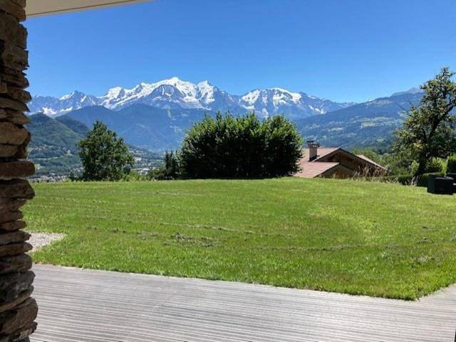 Gîte pour 4 personnes, avec Terrasse ainsi que Jardin et Vue dans Les Paccots