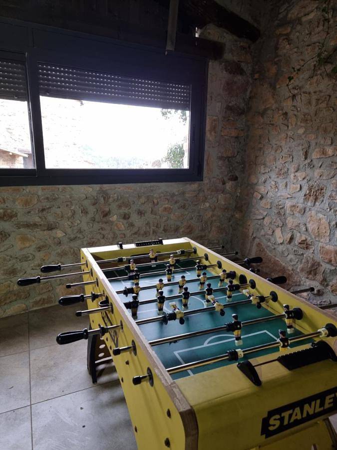 Casa rural para 18 personas, con piscina además de jardín y vistas, Familias con niños en Provincia de Lleida - 2