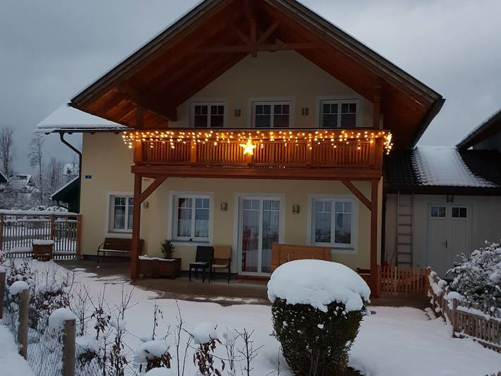 Ferienhaus für 8 Personen, mit Balkon und Terrasse sowie Garten und Ausblick am Wolfgangsee