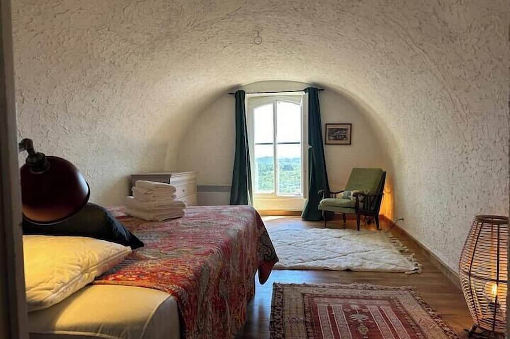 Pretty atypical house in Vézénobres, Alès region