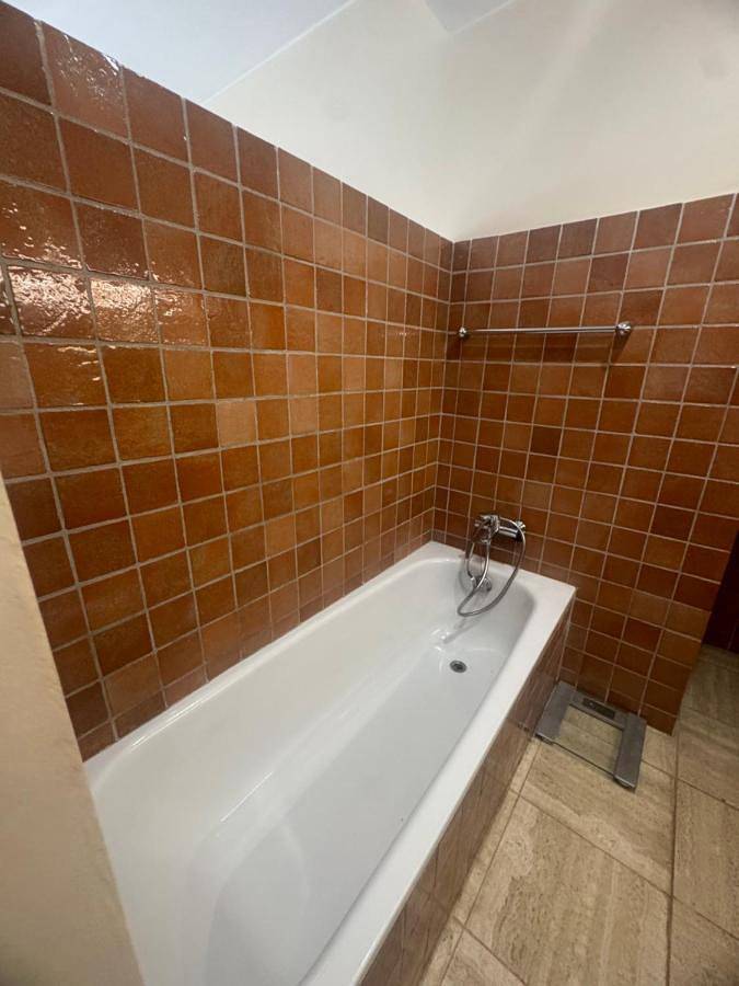 Location de vacances pour 19 personnes, avec vue ainsi que balcon et piscine dans Golf De Beauvallon - 4