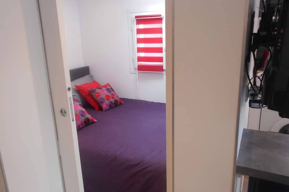 Appartement entier, Petits maisonnette studio coquet proche du centre ville de Lyon in Meyzieu, Lyon et ses environs