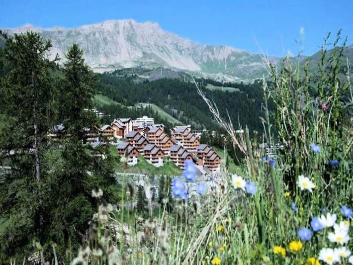 Appartement de vacances pour 7 personnes, avec piscine et balcon, adapté aux familles à Vars