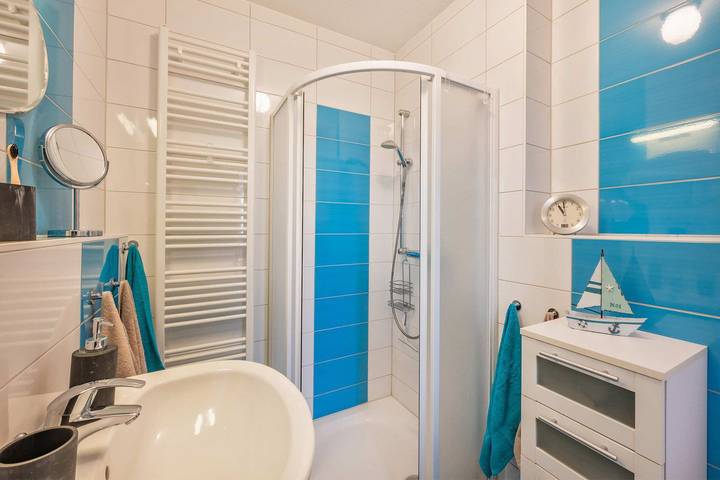 Ganze Wohnung, Gemütliche Ferienwohnung mit Terrasse – nur 950 m zum Strand in Koserow, Bernsteinbäder