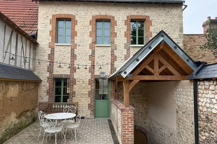 Location de vacances pour 9 personnes, avec Terrasse à La Croix-Saint-Leufroy