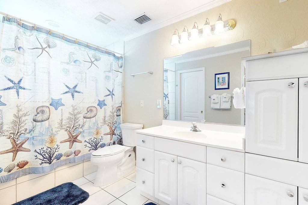 Schönes Ferienhaus mit privatem Pool - zu Fuß zum Strand, Restaurants und Bayfront Park in Anna Maria (FL), Anna Maria Island