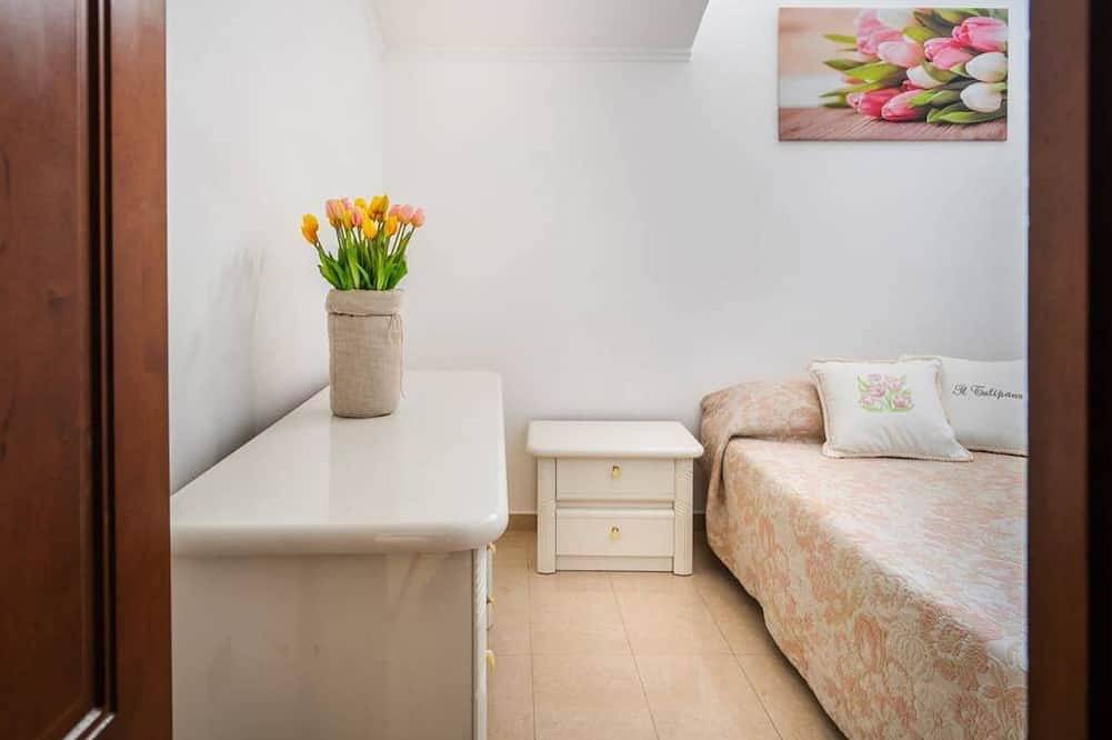 Ganze Wohnung, The Tulip Apartment in the center of Vico Equense in Vico Equense, Neapel Provinz