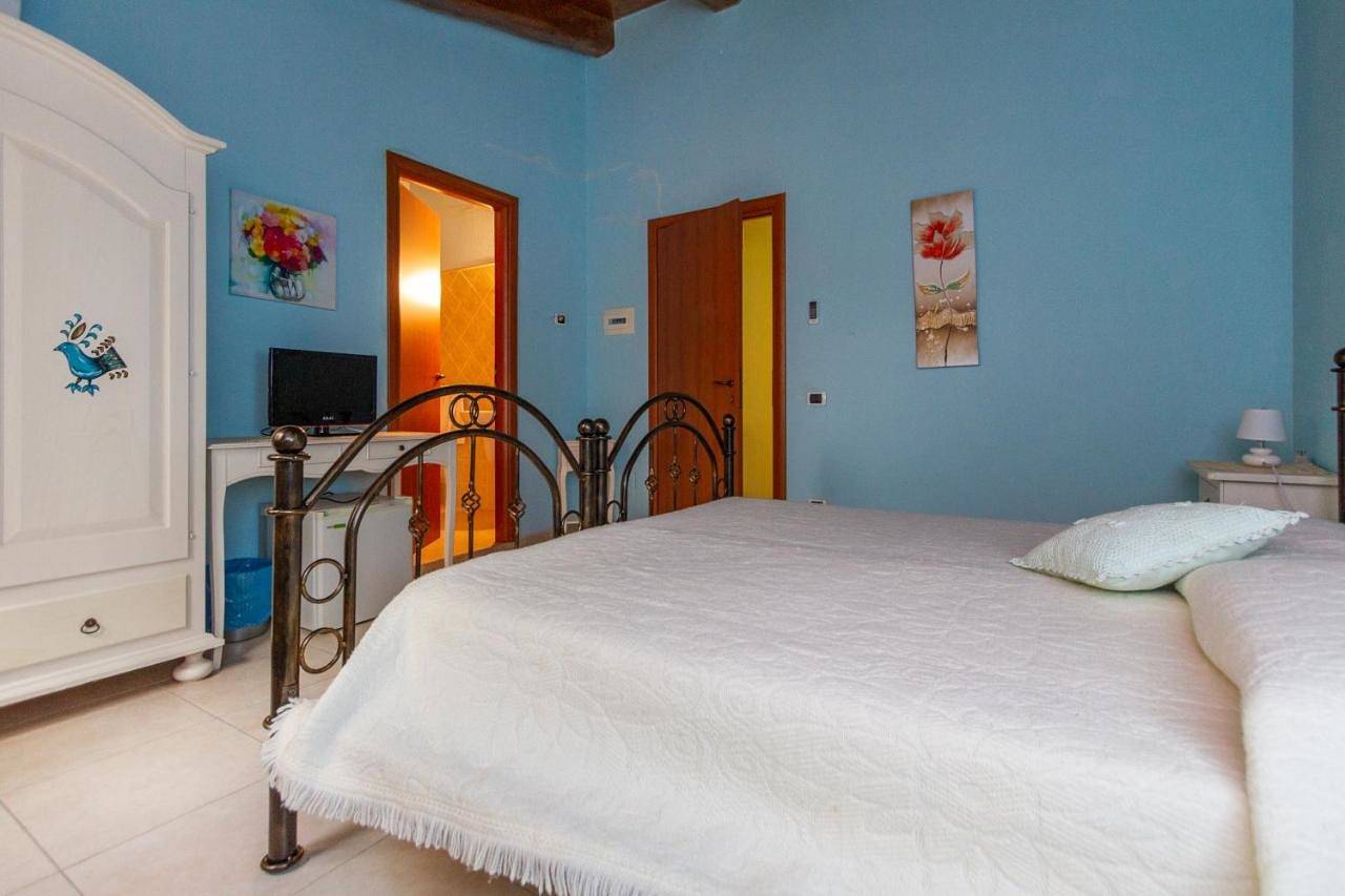 Double or Twin Room with Bathroom in San Vito, Cagliari Provinz