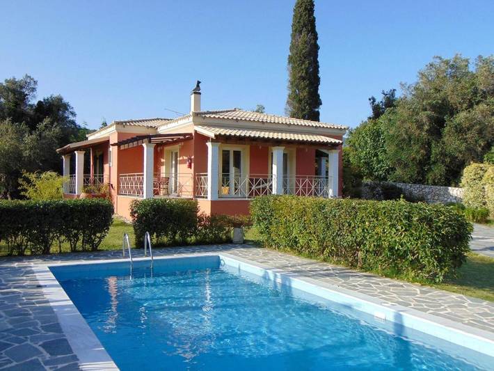 Location de vacances pour 10 personnes, avec Balcon et Jacuzzi ainsi que Terrasse et Jardin dans Liapádes