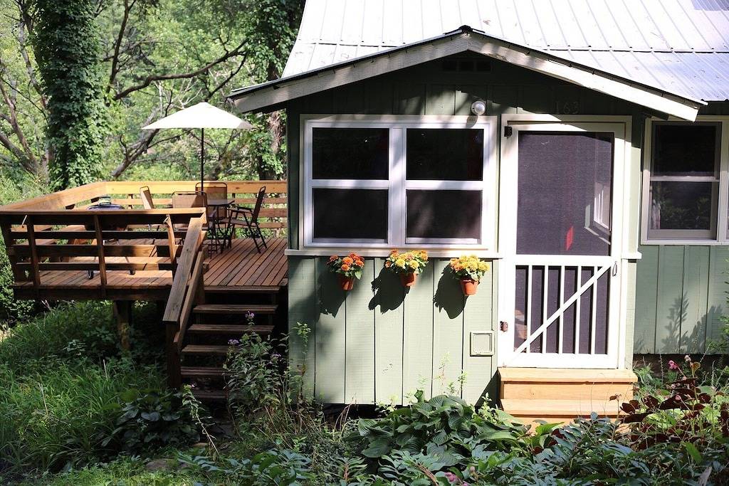 Log Cabin for 4 Guests in Fontana Lake, Graham County