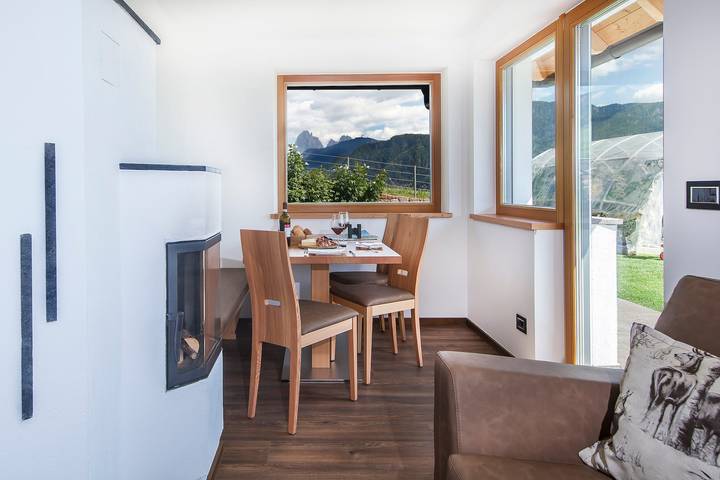 Apartamento entero, Apartamento vacacional 'Avea App 1-2 Personas' con vistas a la montaña y jardín in Tschöfas, Laion