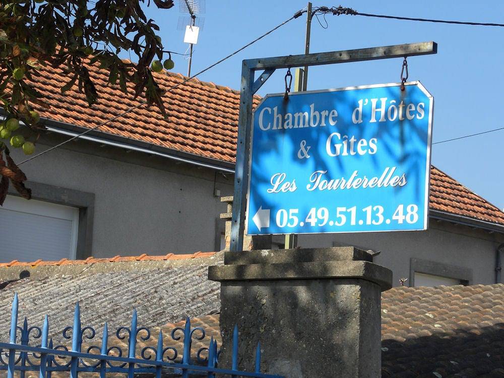 Les Tourterelles - Chambre Orchidée in Chabournay, Vienne (France)