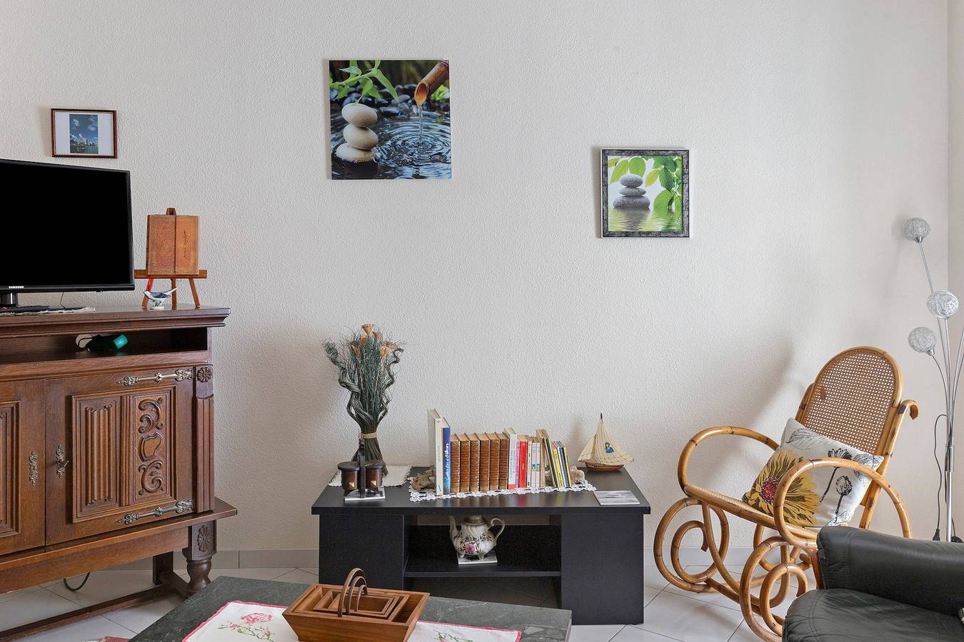 Holiday Home 'Le Marronnier D'Armandine' with Private Terrace, Private Garden and Wi-Fi in Essouvert, Saint-Jean-d'Angély region