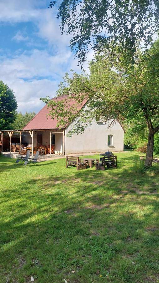 Ferienhaus für 12 Personen, mit Ausblick und Pool sowie Garten, mit Haustier