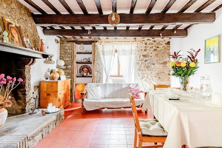 Casa vacanza per 9 persone, con giardino e panorama, con animali domestici in Novafeltria