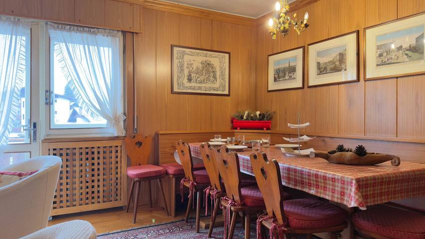 Ganze Wohnung, Ferienwohnung für 5 Personen mit Balkon in Cortina d'Ampezzo, Dolomiti Superski