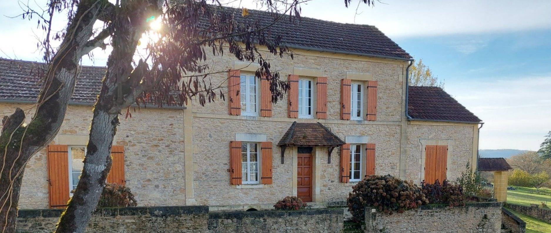 Maison des Hortensias, à 500 m des bords de rivière in Alles-sur-Dordogne, Périgord Pourpre