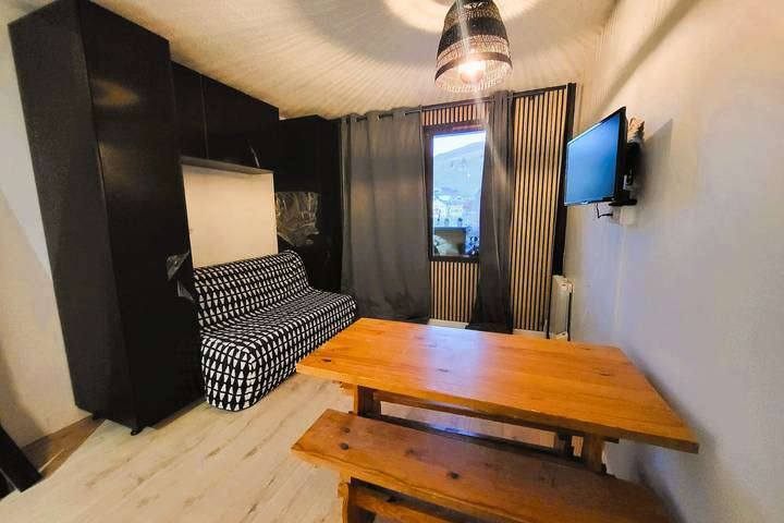 Apartamento entero, Cómodo estudio, vistas a la montaña, 4 personas, aparcamiento in Chamrousse, Parque Nacional de los Ecrins