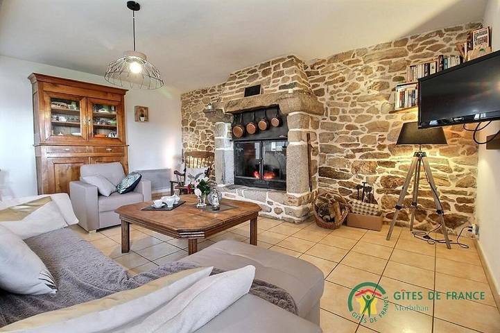 Location de vacances pour 4 personnes, avec Jacuzzi ainsi que Terrasse et Jardin à Limerzel