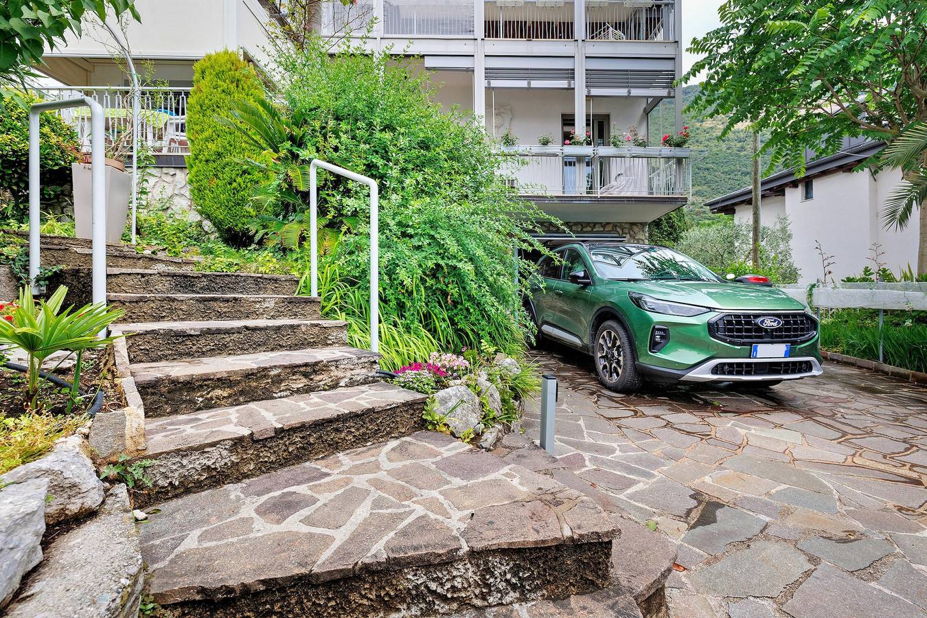 Ganze Wohnung, Apartment 'Bilocale Ulrica' mit Seeblick, privater Terrasse und Wlan in Torbole, Nago-Torbole
